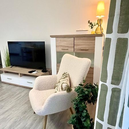 The Elite Suite Downtown 2- Bedroom Apt Ac & Garage Parking Bratislava Extérieur photo
