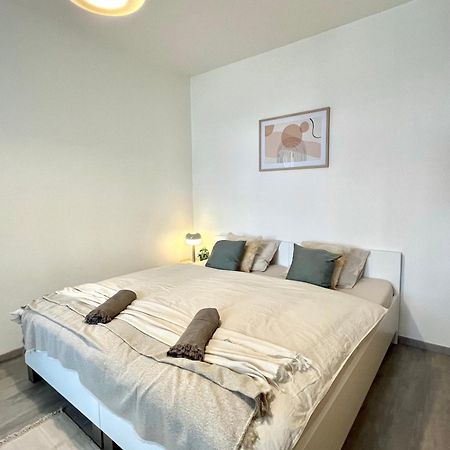 The Elite Suite Downtown 2- Bedroom Apt Ac & Garage Parking Bratislava Extérieur photo