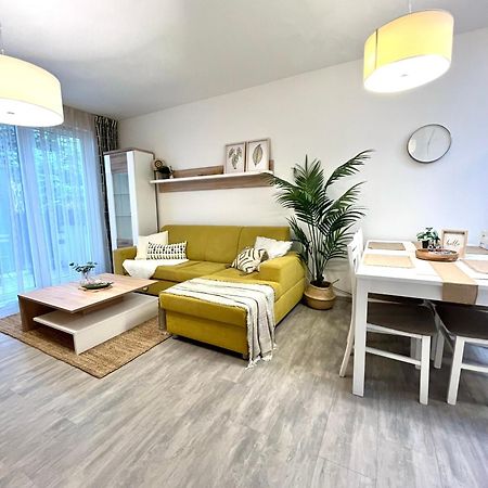 The Elite Suite Downtown 2- Bedroom Apt Ac & Garage Parking Bratislava Extérieur photo