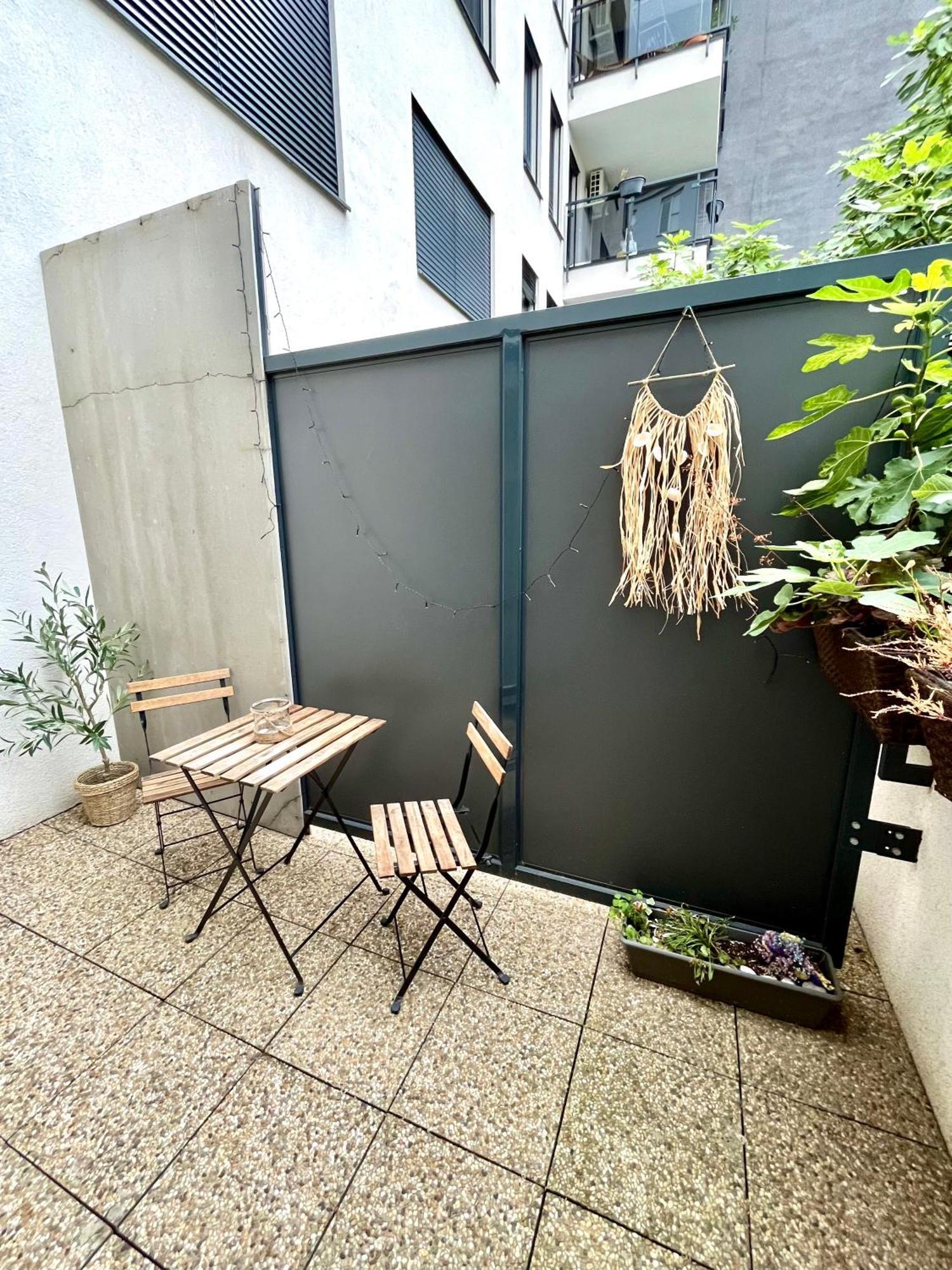 The Elite Suite Downtown 2- Bedroom Apt Ac & Garage Parking Bratislava Extérieur photo