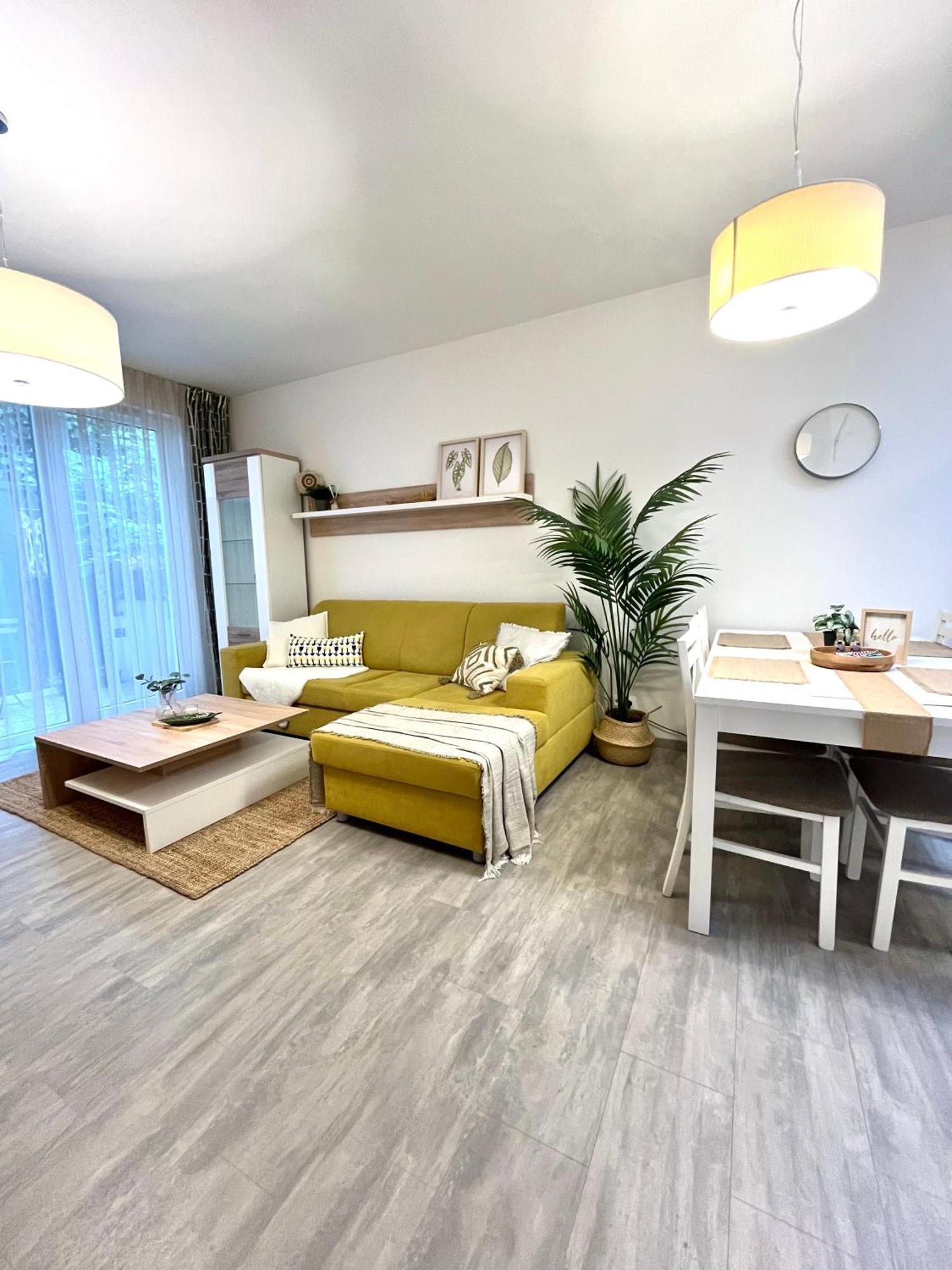 The Elite Suite Downtown 2- Bedroom Apt Ac & Garage Parking Bratislava Extérieur photo